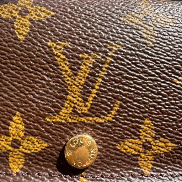 Louis Vuitton Wallet - Picture 6 of 10